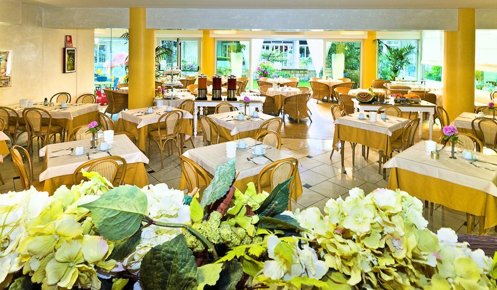 Hotel Montecarlo บิบิโอเน ภายนอก รูปภาพ