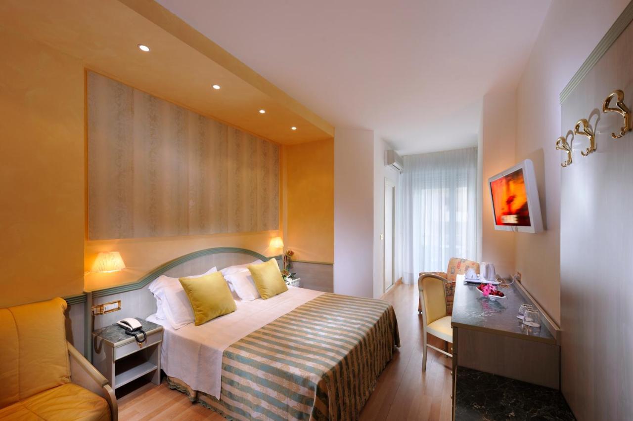 Hotel Montecarlo บิบิโอเน ภายนอก รูปภาพ