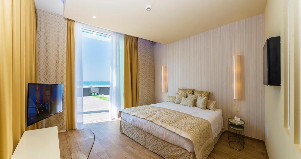 Hotel Montecarlo บิบิโอเน ภายนอก รูปภาพ